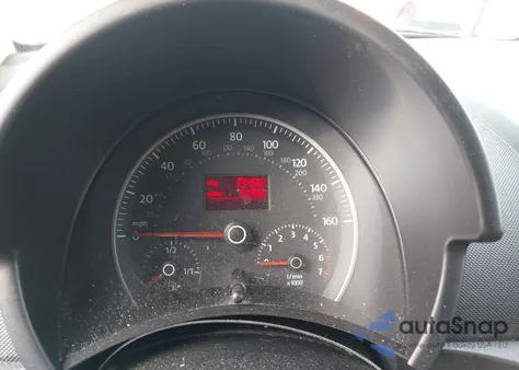 2010 Volkswagen New Beetle 2.5L from USA, damaged, VIN 3VWPG3AG4AM033988